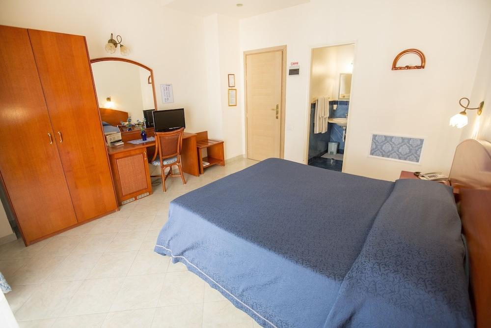 Hotel Mediterraneo Cefalu Luaran gambar