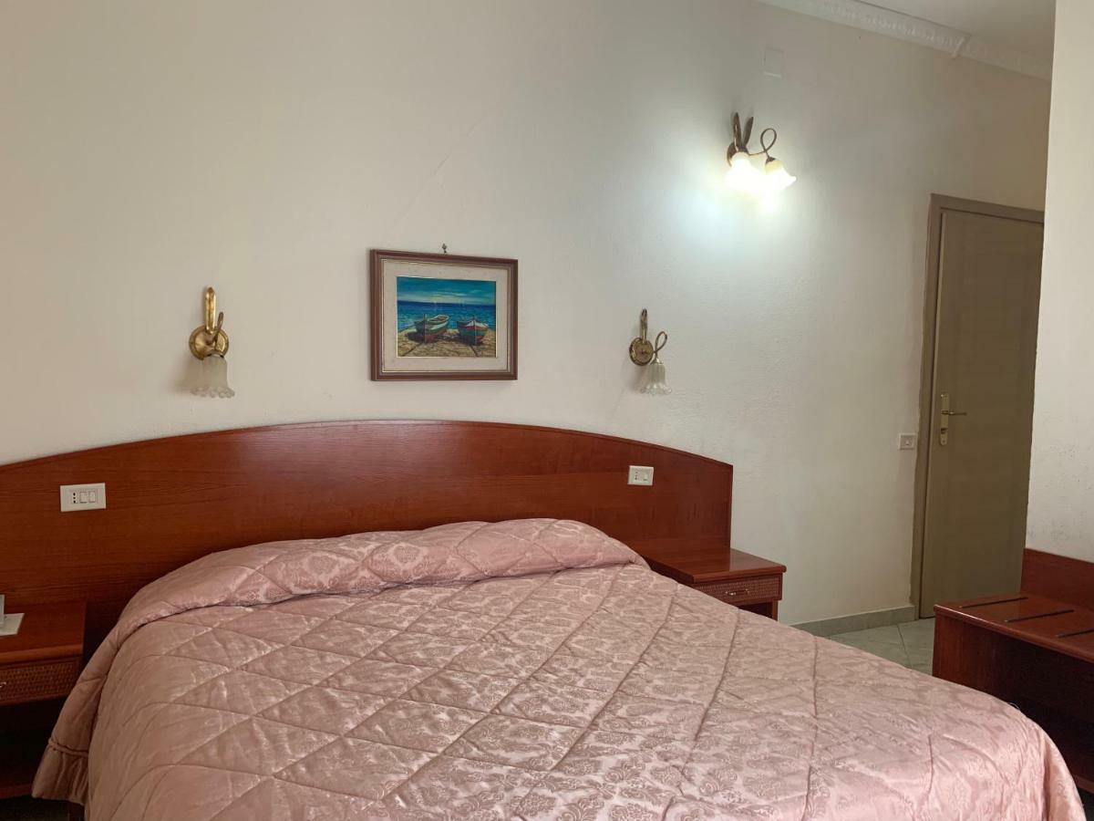 Hotel Mediterraneo Cefalu Luaran gambar